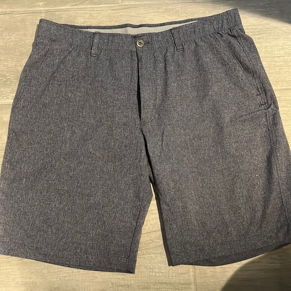 Mens under armour shorts size 38